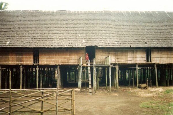 Borneo-longhouse