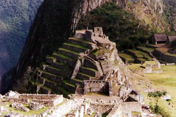 Macchu-Picchu-landscape